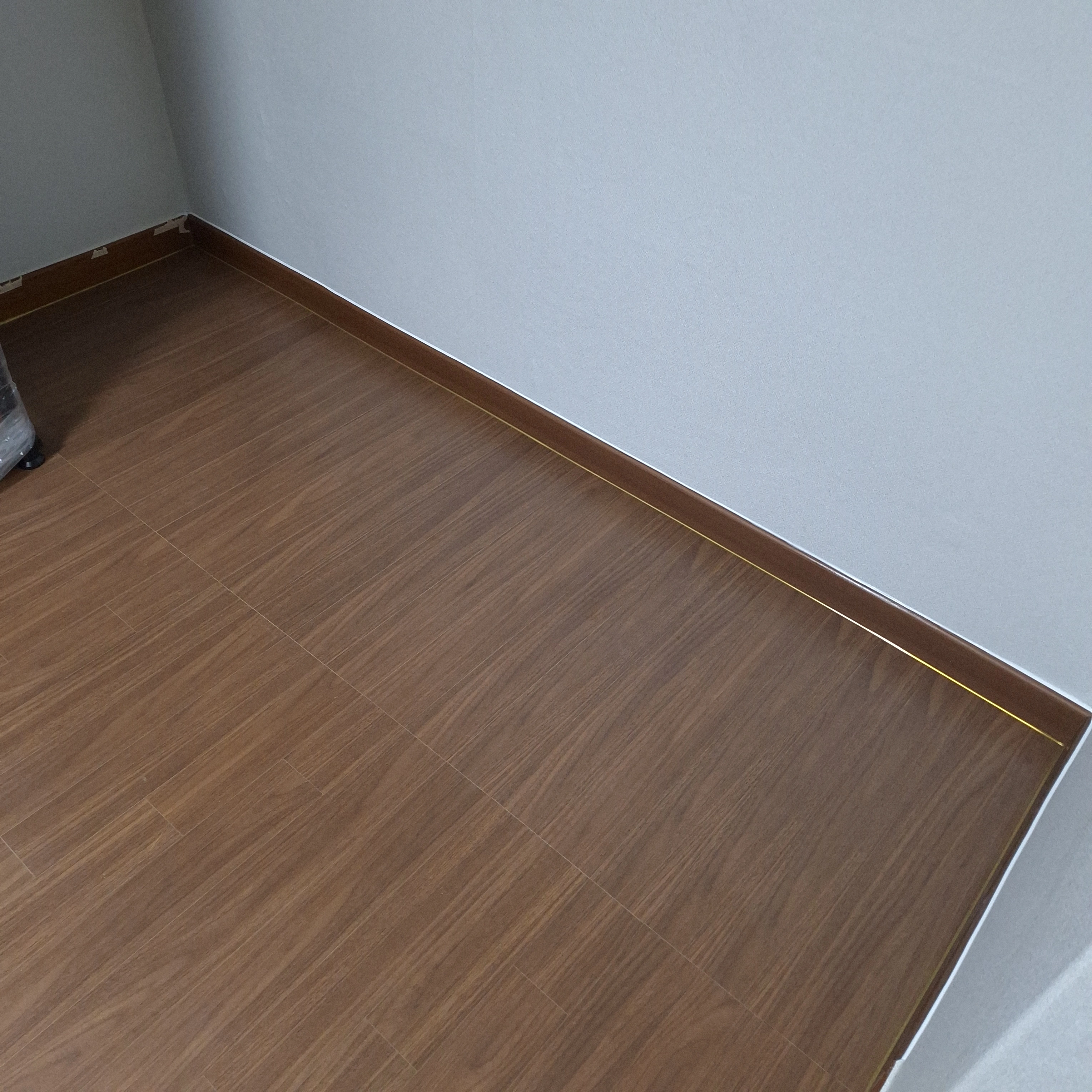 마루 보수 시공 후 결과